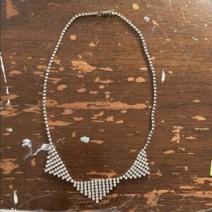 Light Weight Looks Like Mesh Rhinestone 80’s Necklace